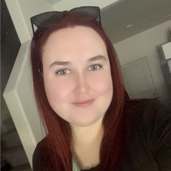 MEET YOUR POSHER - Shelbi Rae - Picture 1 of 6